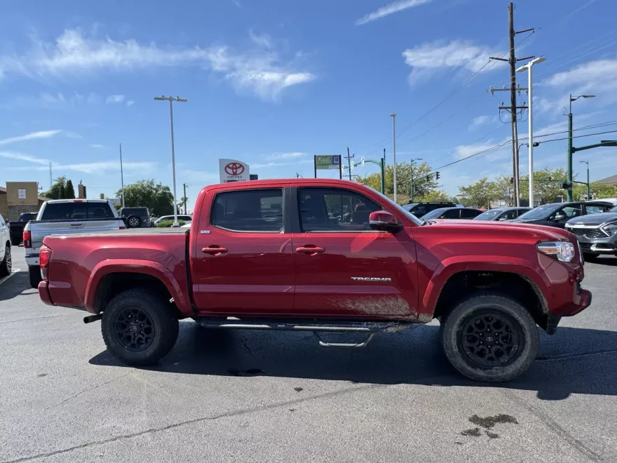 2021 Toyota Tacoma SR5 V6 photo 1
