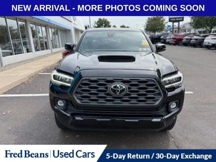 2020 Toyota Tacoma SR5 4x4 photo 2