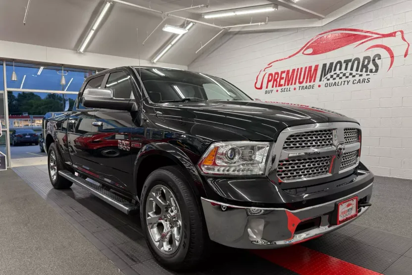 2017 Ram 1500 Laramie photo 1