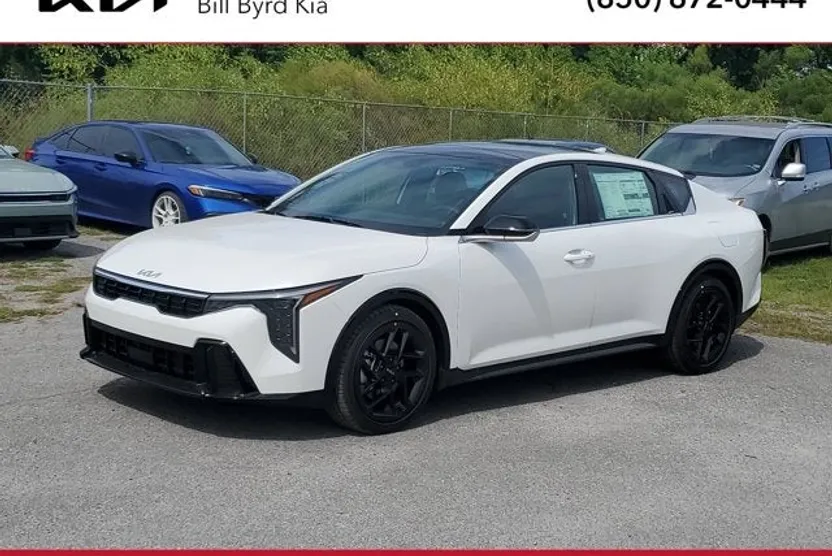 2025 Kia K4 GT-Line Turbo photo 1