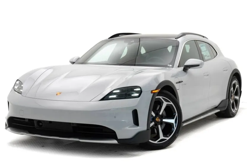 2025 Porsche Taycan 4S Cross Turismo photo 1