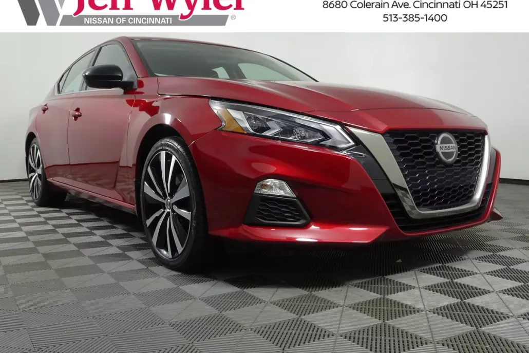 2022 Nissan Altima 2.5 SR photo 1