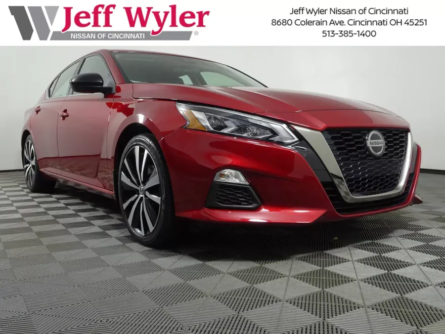 2022 Nissan Altima 2.5 SR photo 1
