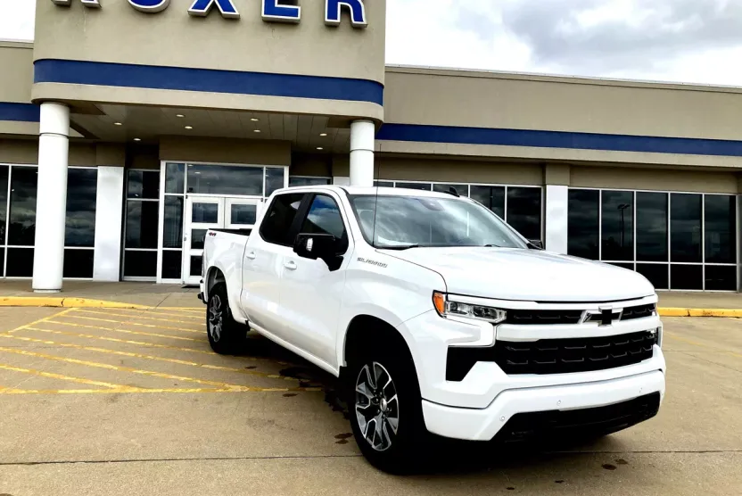 2024 Chevrolet Silverado 1500 RST photo 1