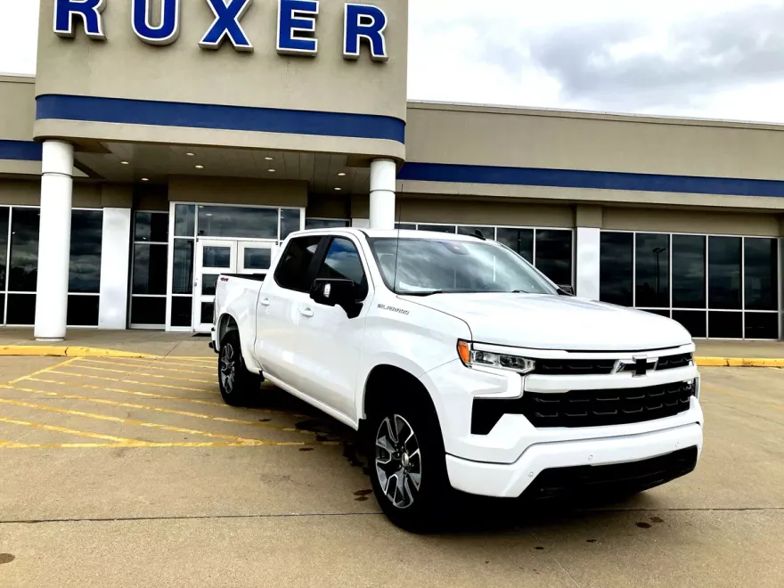 2024 Chevrolet Silverado 1500 RST photo 1