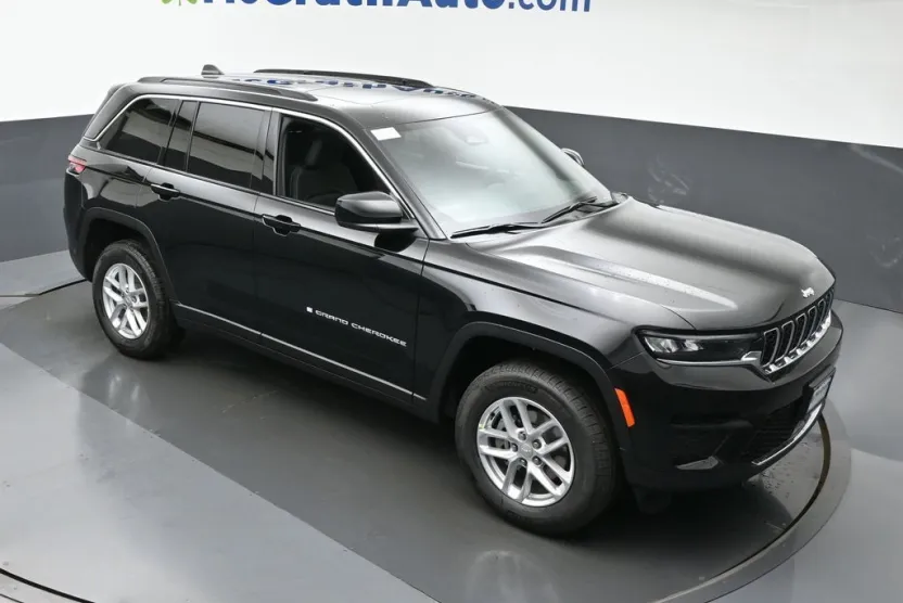 2025 Jeep Grand Cherokee Laredo X photo 1