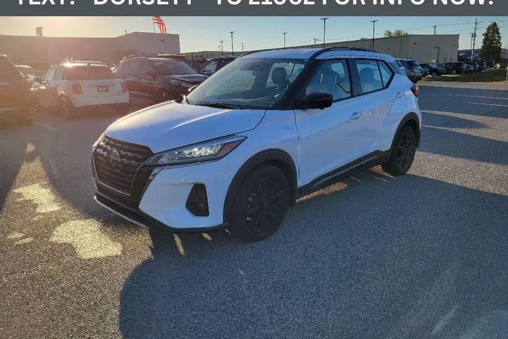 2024 Nissan Kicks SR photo 1