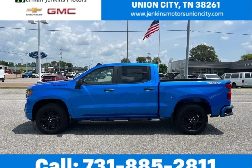 2025 Chevrolet Silverado 1500 Custom photo 1