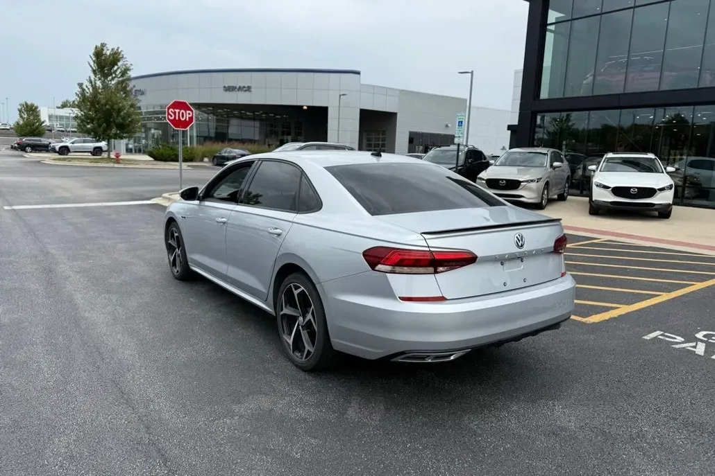 2020 Volkswagen Passat 2.0T R-Line photo 1