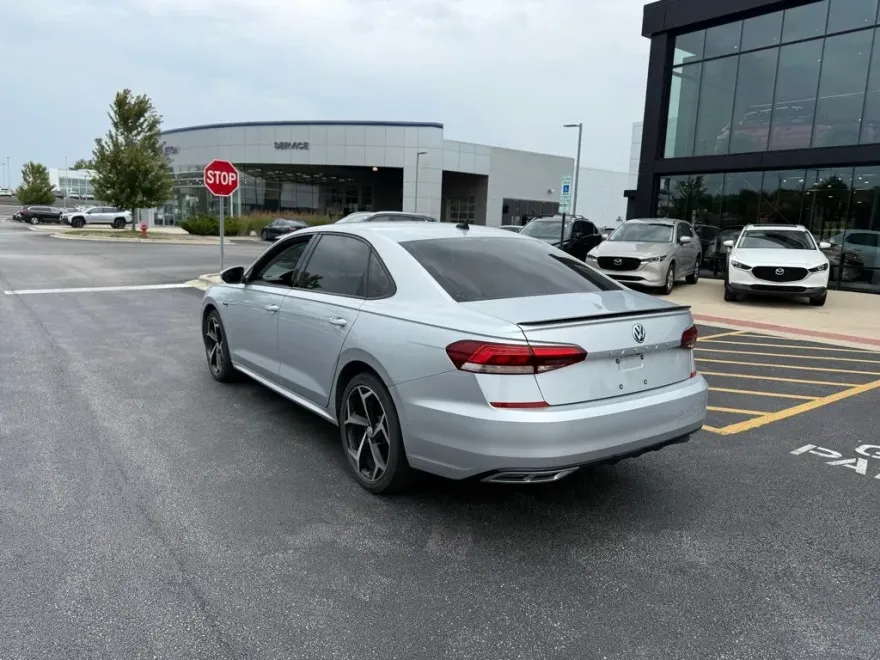 2020 Volkswagen Passat 2.0T R-Line photo 1