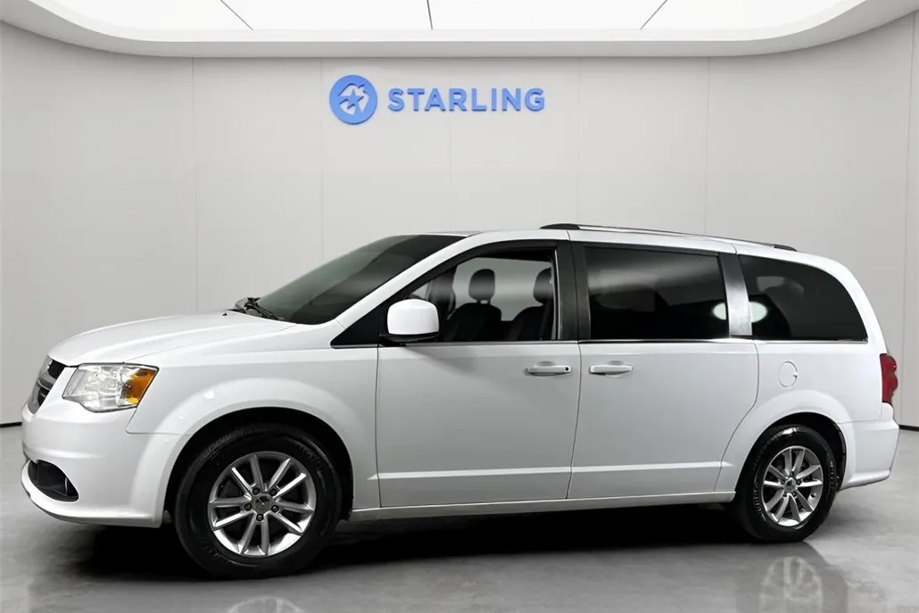 2020 Dodge Grand Caravan SXT photo 1