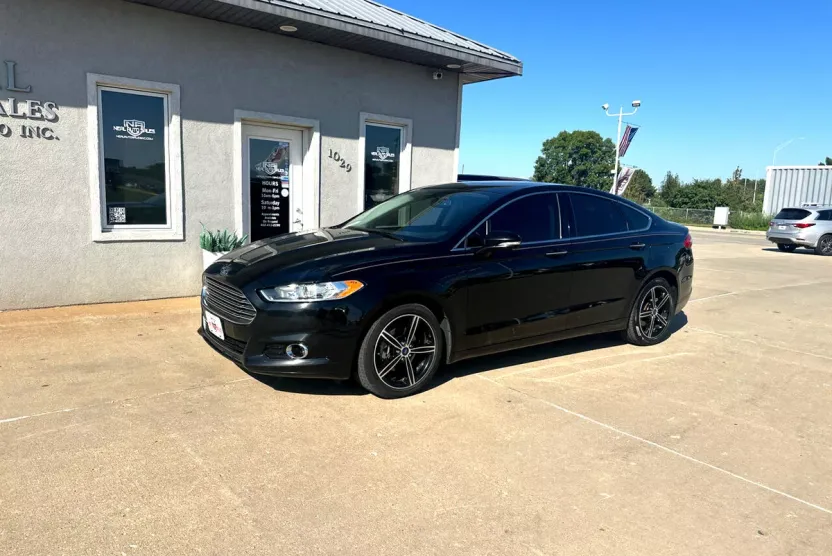2016 Ford Fusion Titanium photo 1