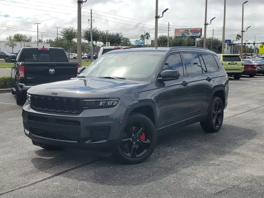 2025 Jeep Grand Cherokee Altitude photo 1