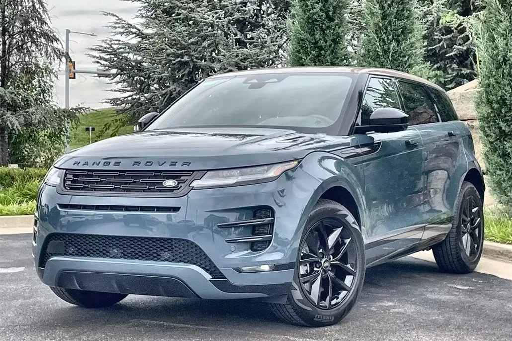 2025 Land Rover Range Rover Evoque photo 1