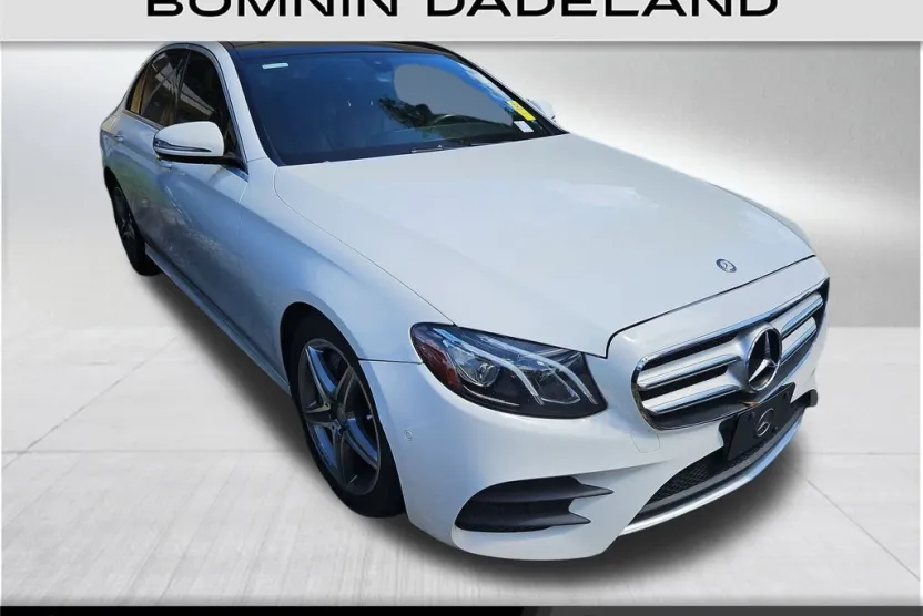 2017 Mercedes Benz E 300 photo 1