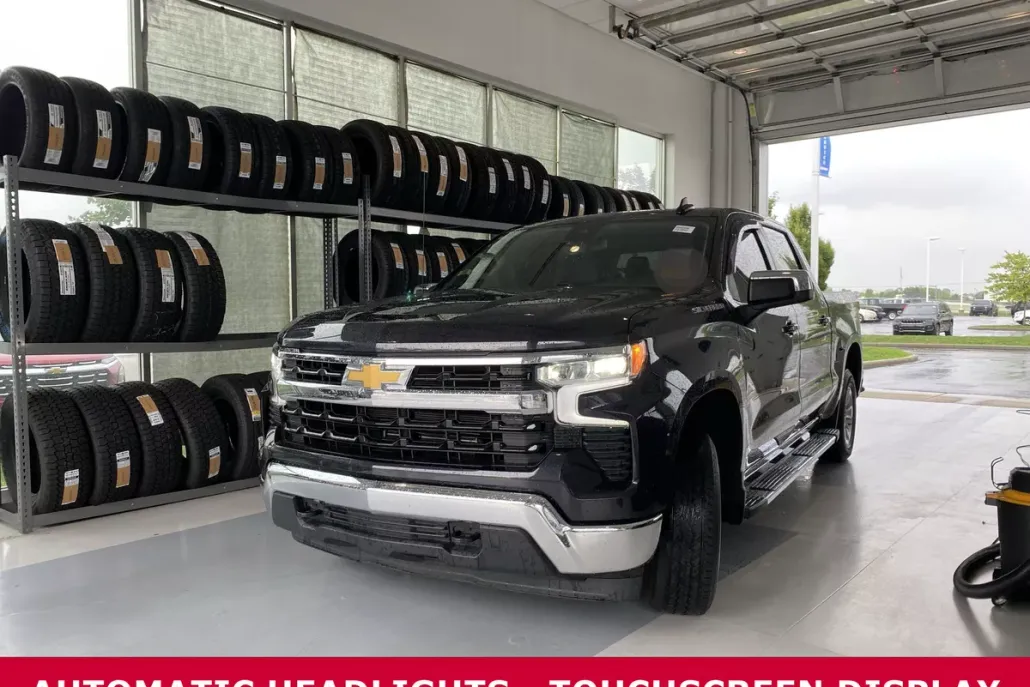 2023 Chevrolet Silverado 1500 LT1 photo 1