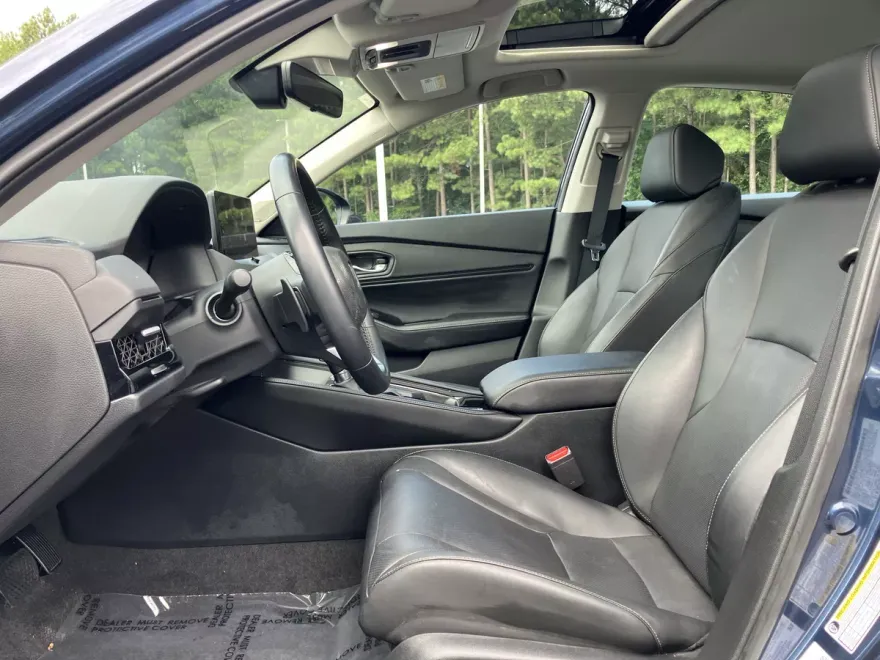 2023 Honda Accord Hybrid Touring photo 1