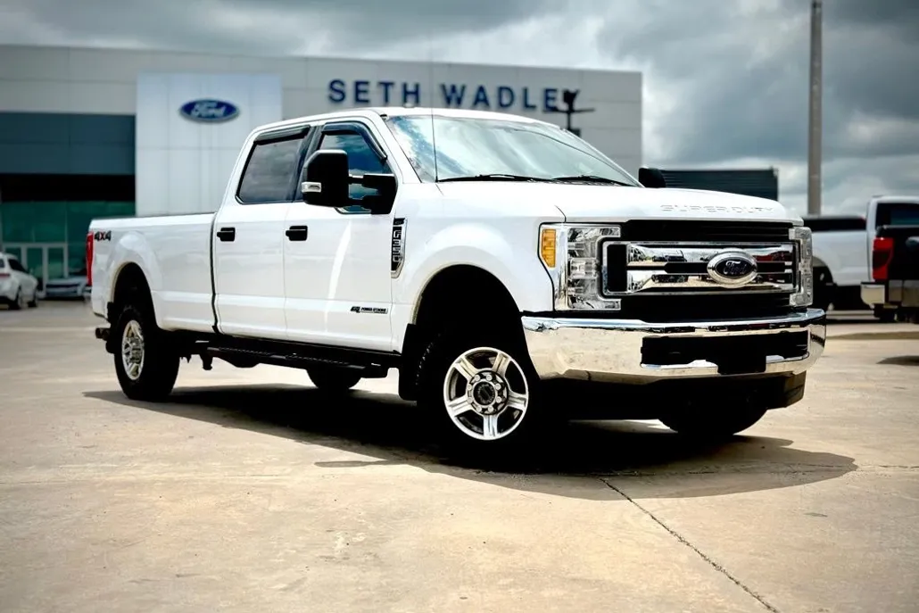 2017 Ford F-350 photo 1