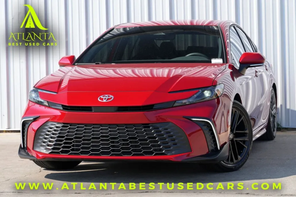 2025 Toyota Camry SE photo 1