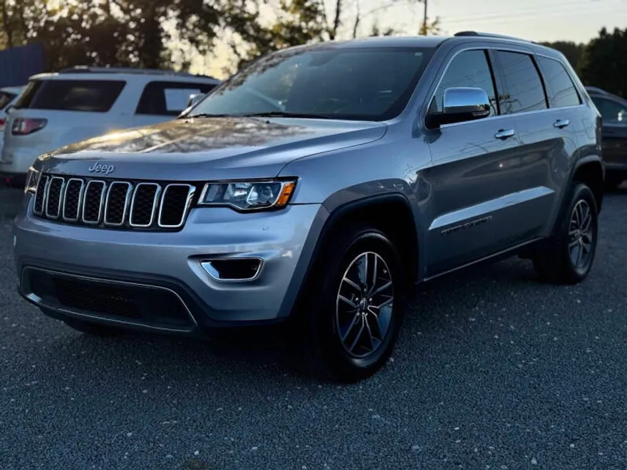 2017 Jeep Grand Cherokee Limited photo 1