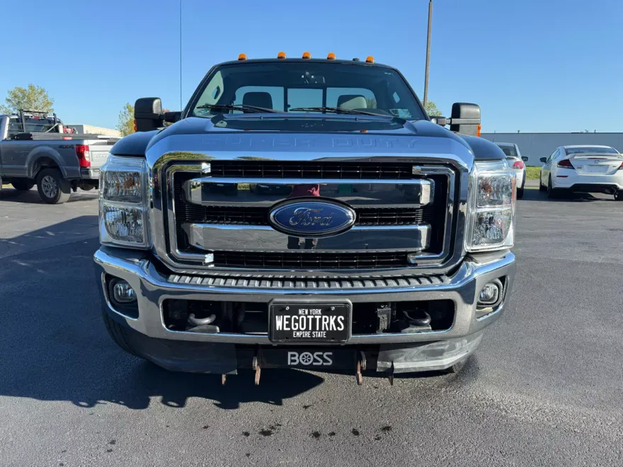 2016 Ford F-350 XLT photo 1