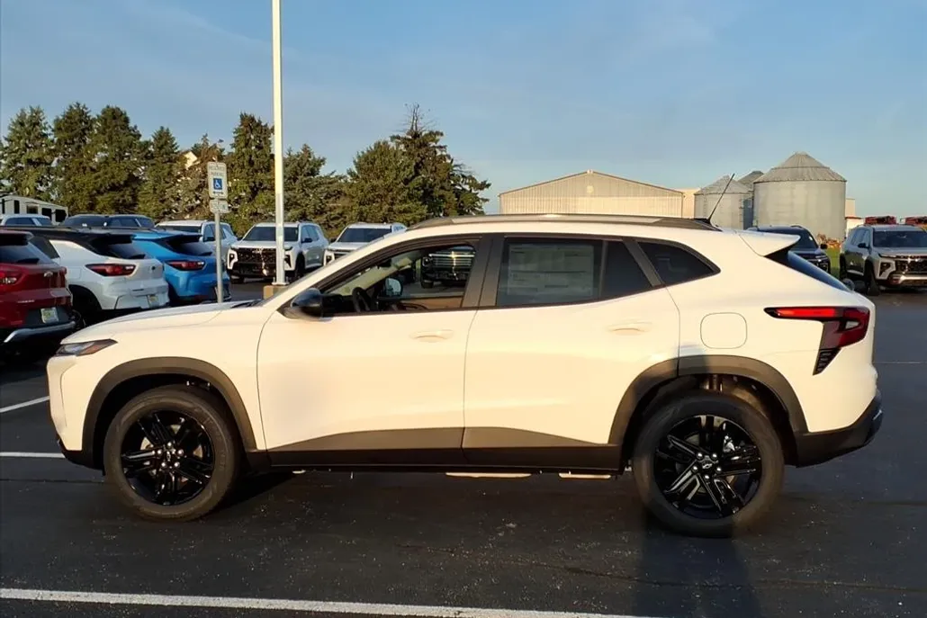 2025 Chevrolet Trax ACTIV photo 1