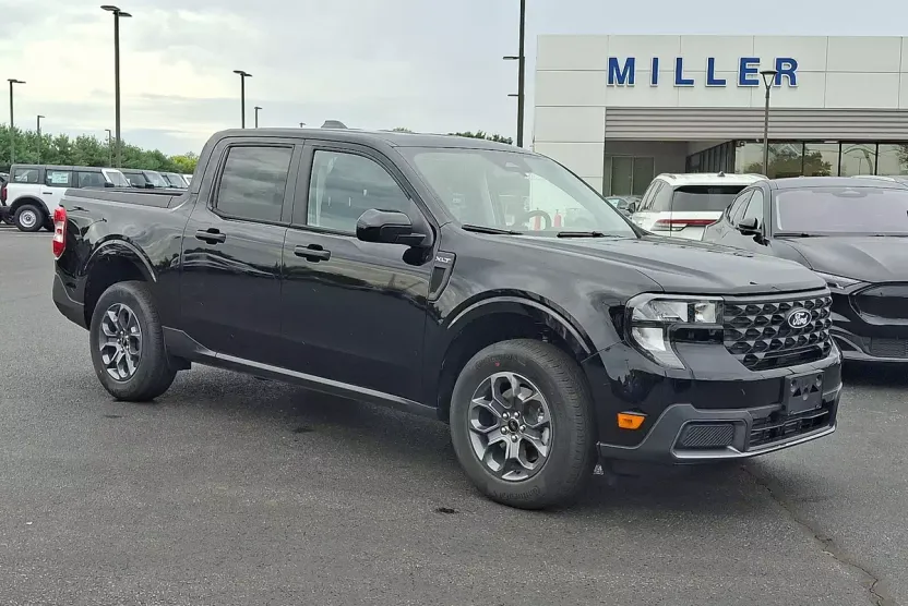 2025 Ford Maverick XLT photo 1