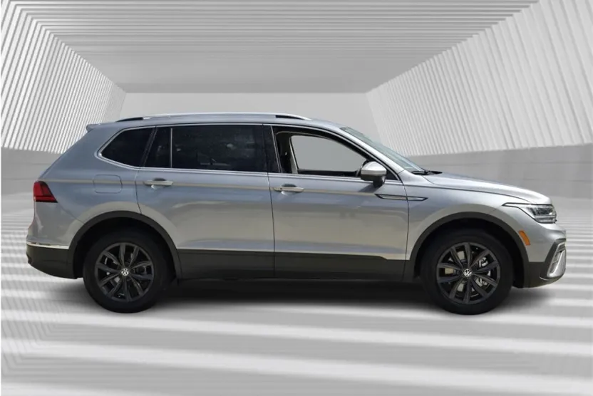 2024 Volkswagen Tiguan SE Wolfsburg Edition photo 1