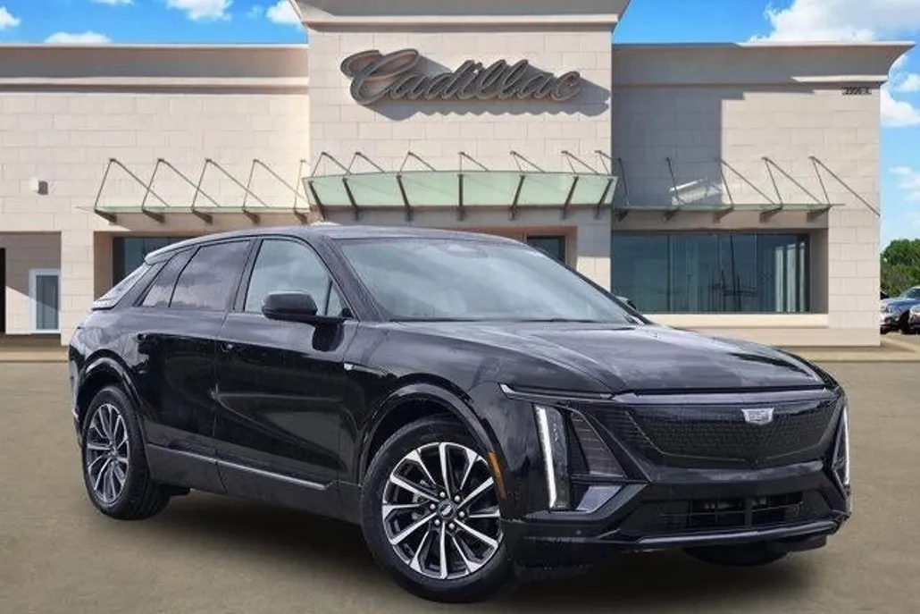 2025 Cadillac Lyriq Sport photo 1