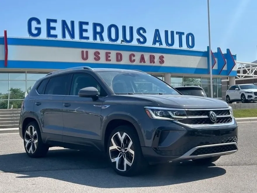 2023 Volkswagen Taos SEL photo 1