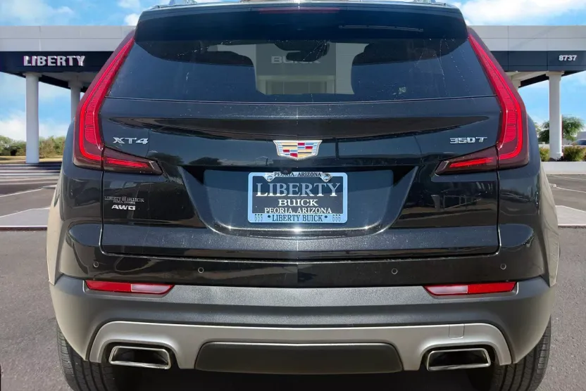 2023 Cadillac XT4 Premium Luxury photo 1