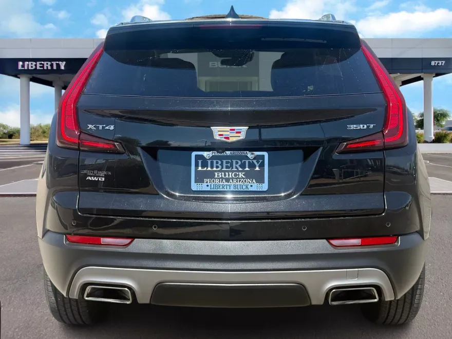 2023 Cadillac XT4 Premium Luxury photo 1