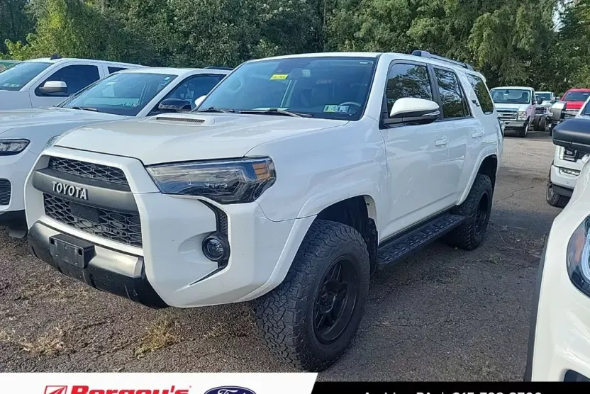 2020 Toyota 4Runner TRD Off-Road Premium photo 1