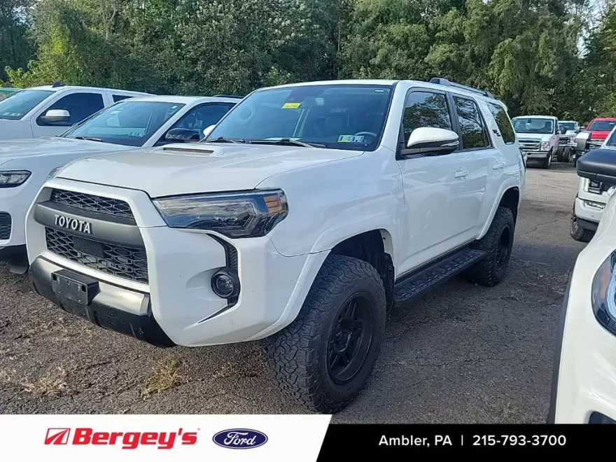 2020 Toyota 4Runner TRD Off-Road Premium photo 1