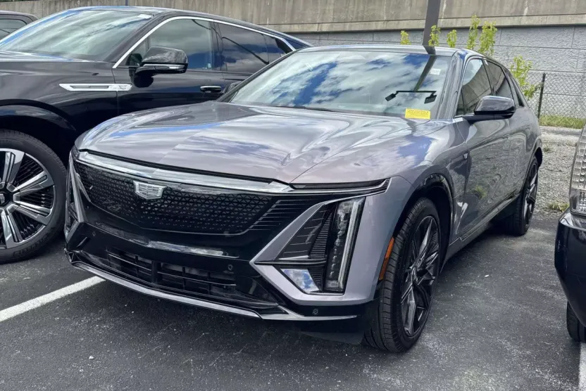 2024 Cadillac Lyriq Sport photo 1