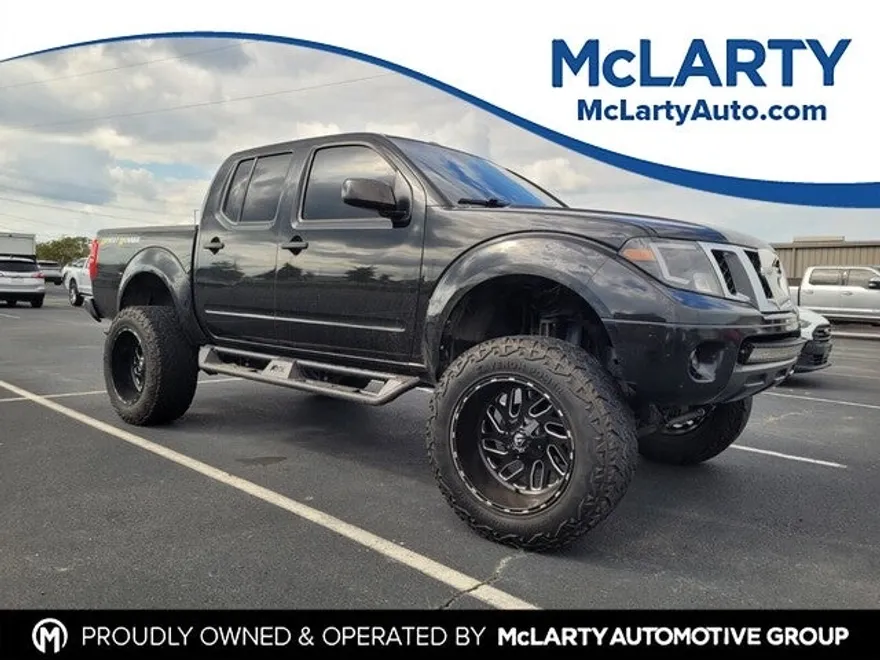 2018 Nissan Frontier Desert Runner photo 1