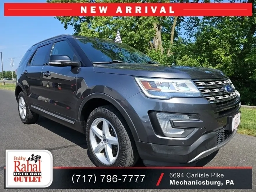 2017 Ford Explorer XLT photo 1