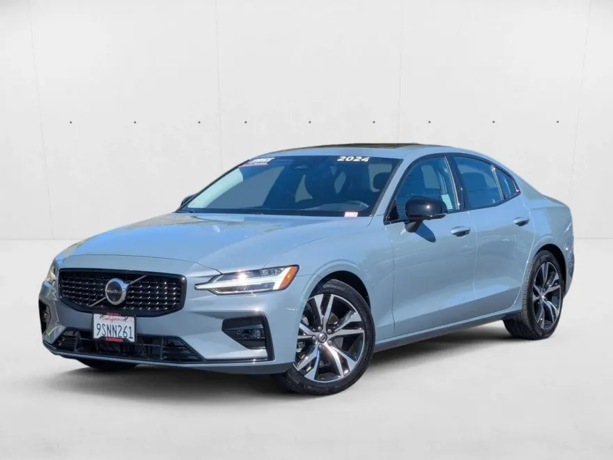 2024 Volvo S60 B5 Plus photo 1