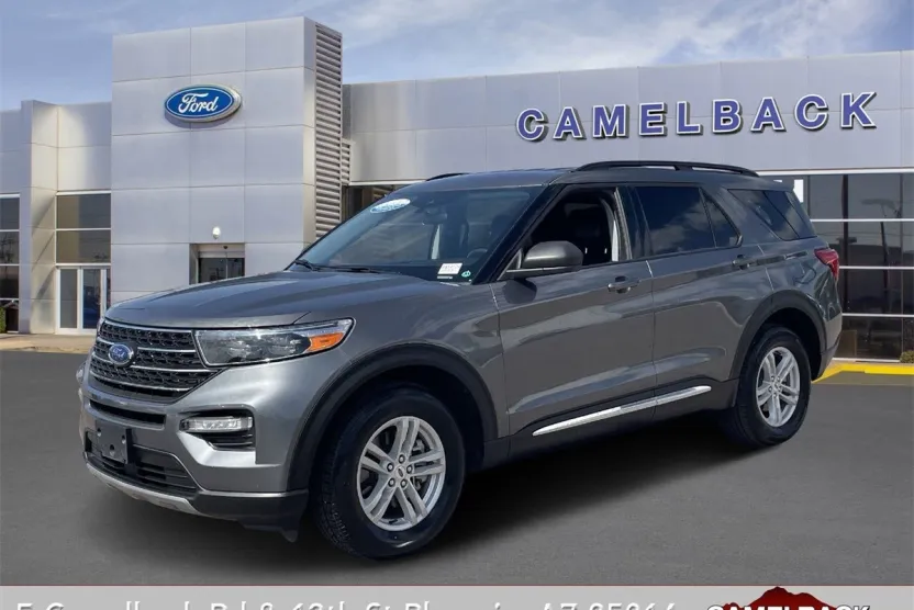 2024 Ford Explorer XLT photo 1