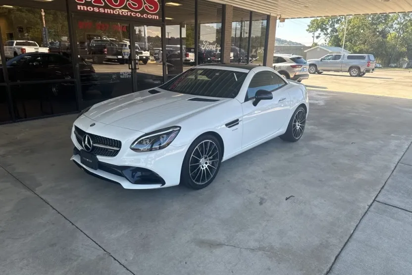 2017 Mercedes Benz SLC 43 AMG photo 1