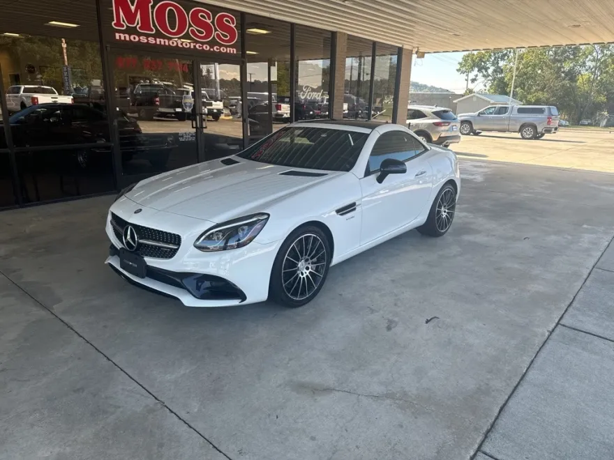 2017 Mercedes Benz SLC 43 AMG photo 1