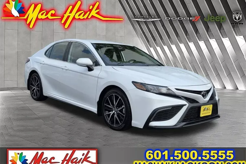2023 Toyota Camry SE photo 1