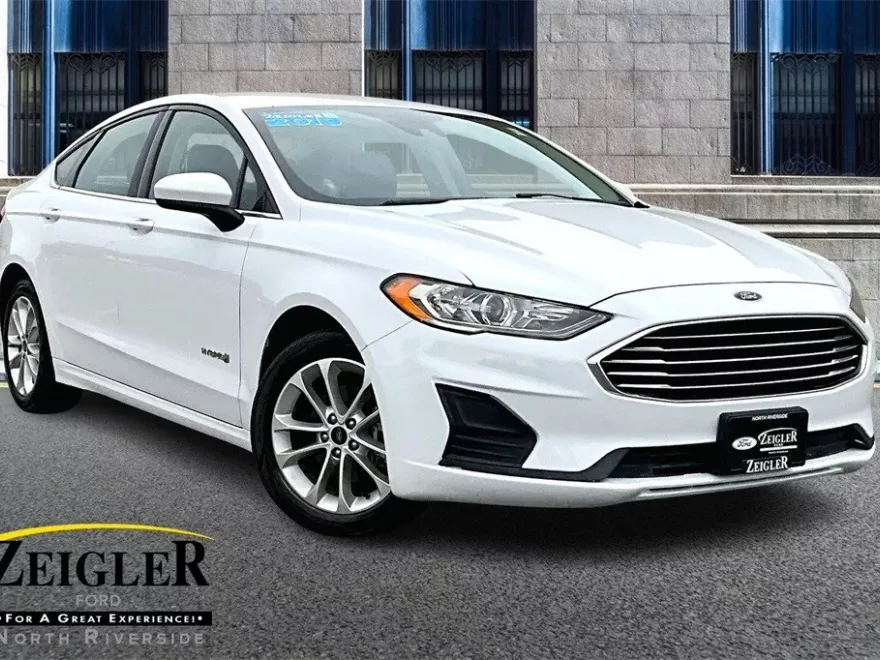 2019 Ford Fusion Hybrid SE photo 1