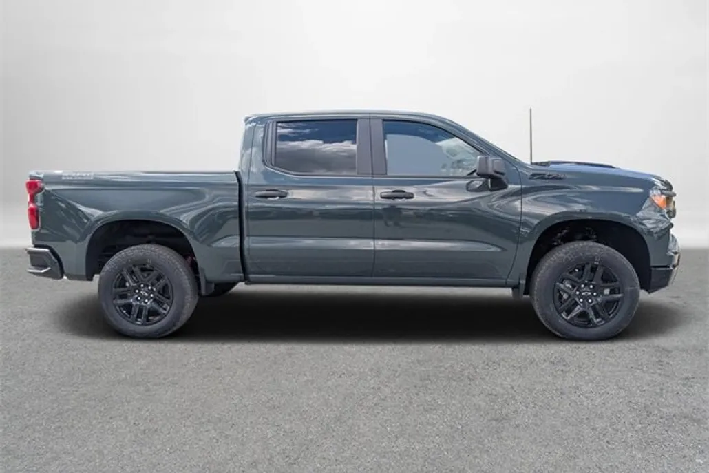 2026 Chevrolet Silverado 1500 Custom Trail Boss photo 1