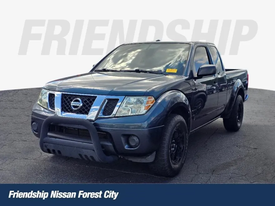 2013 Nissan Frontier SV photo 1