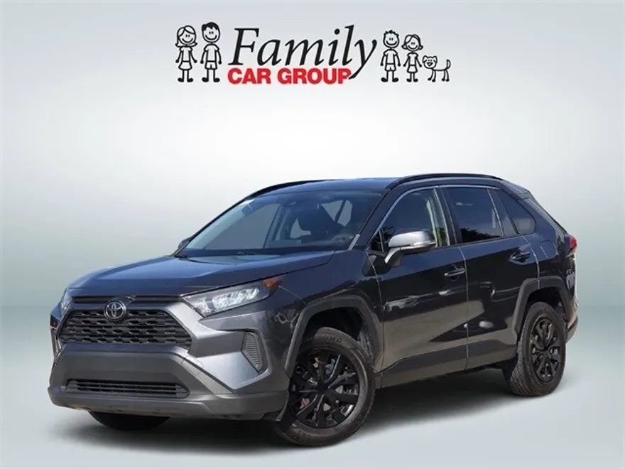 2021 Toyota RAV4 LE photo 1