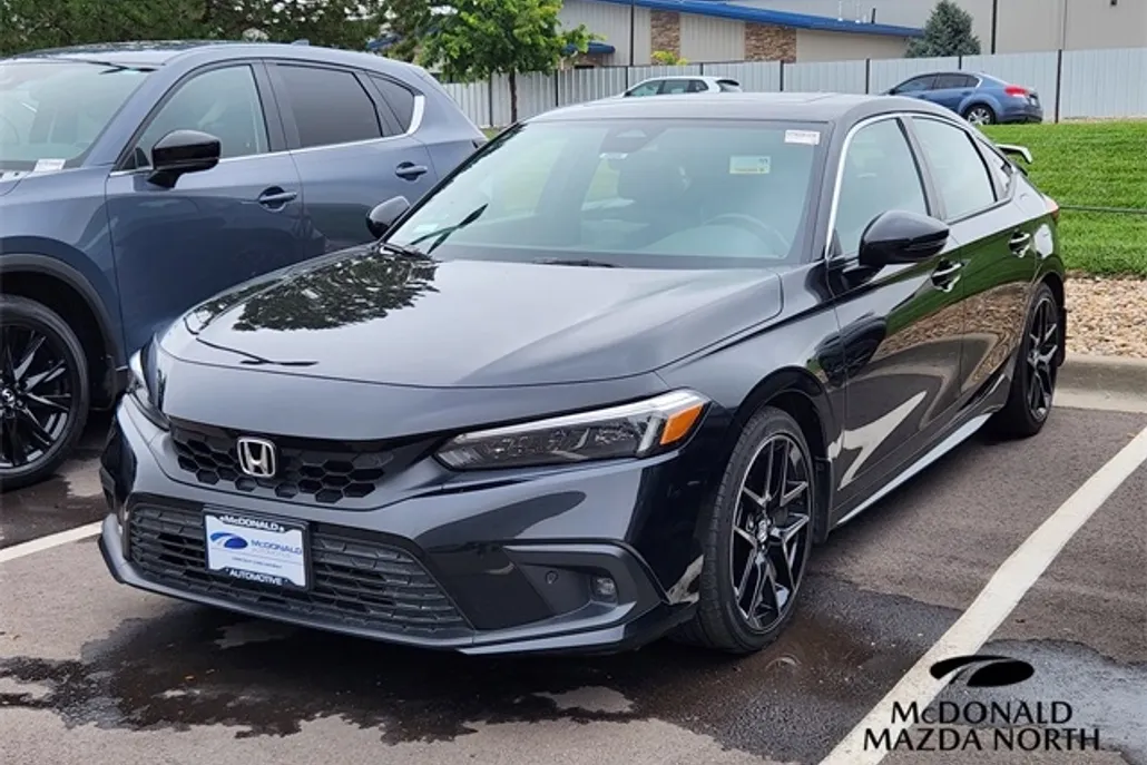2022 Honda Civic Sport Touring photo 1
