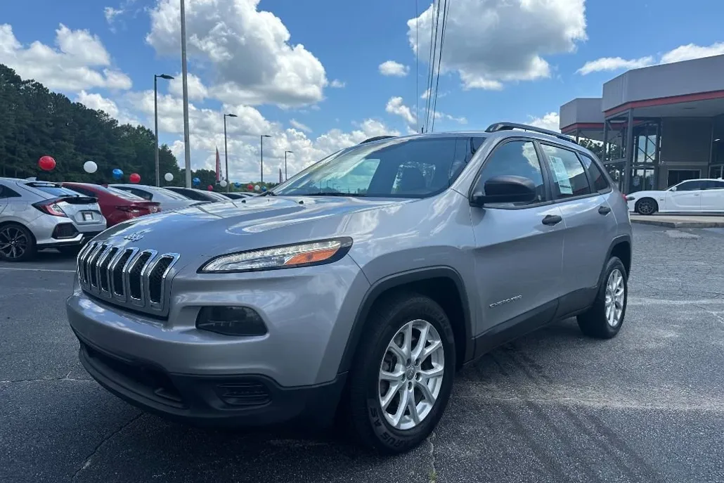 2016 Jeep Cherokee Sport photo 1