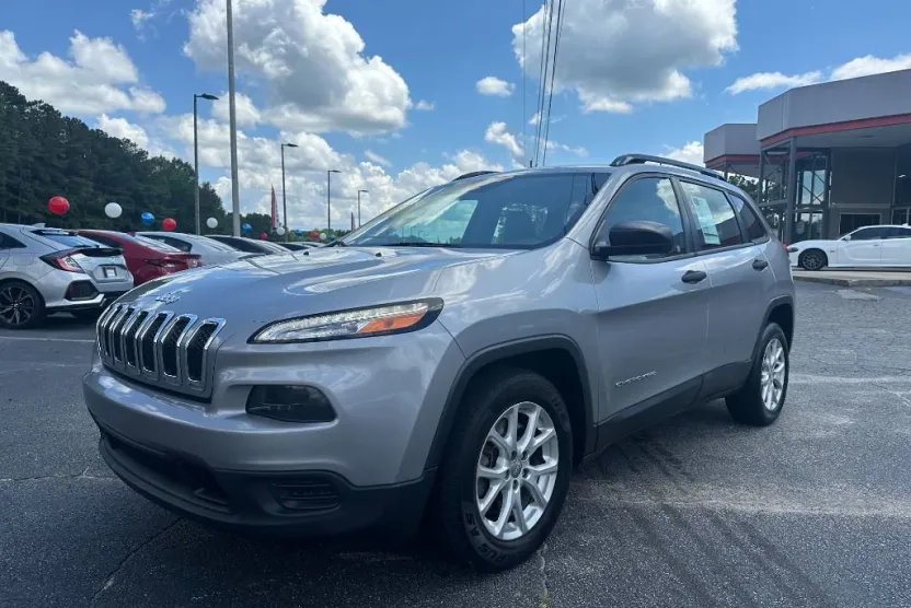 2016 Jeep Cherokee Sport photo 1