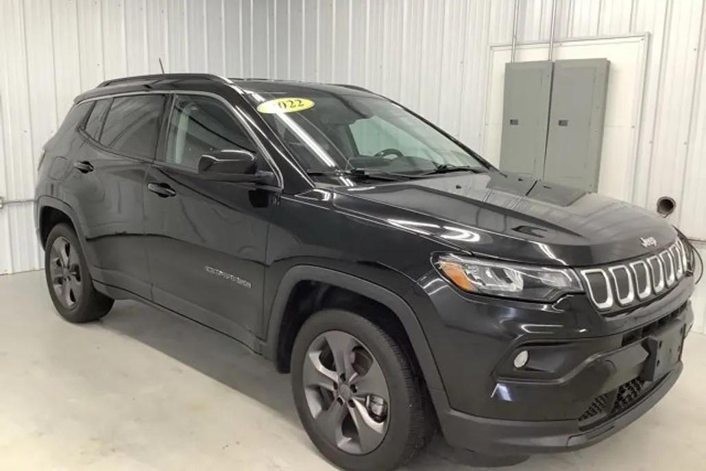 2022 Jeep Compass Latitude Lux photo 1
